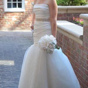 Ivory Vera Wang Wedding Dress